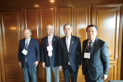 決議委員会